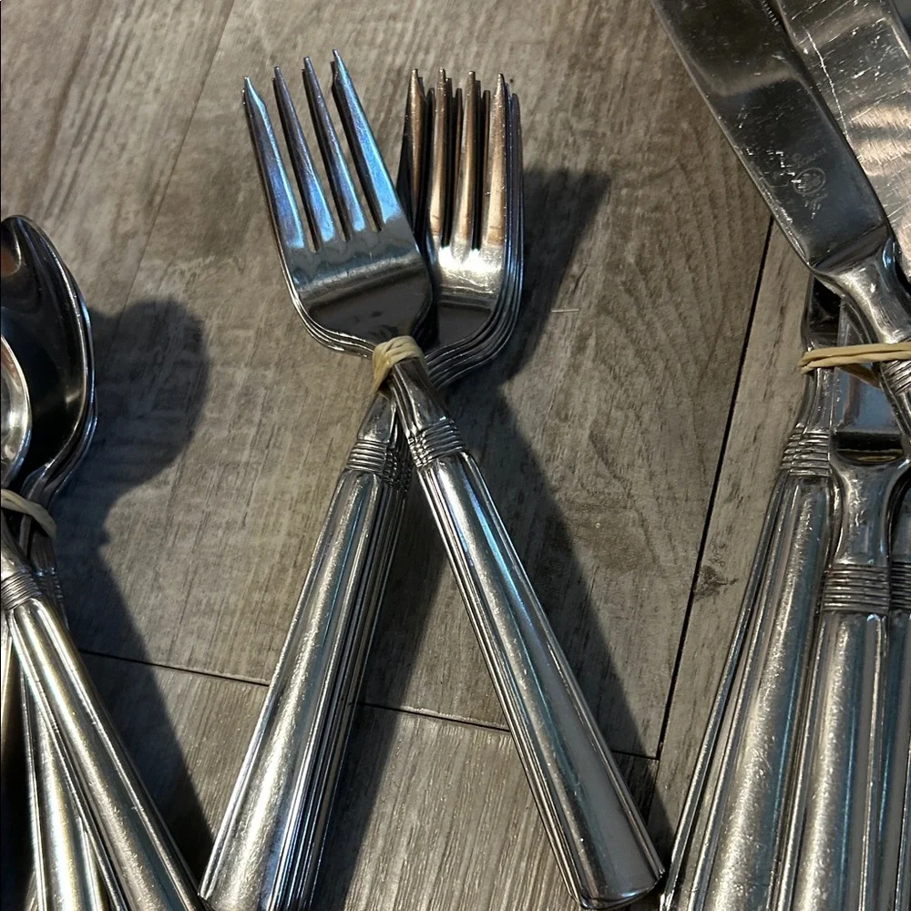 Pfaltzgraff Silver Flatware Set stainless steel - Picture 4 of 8